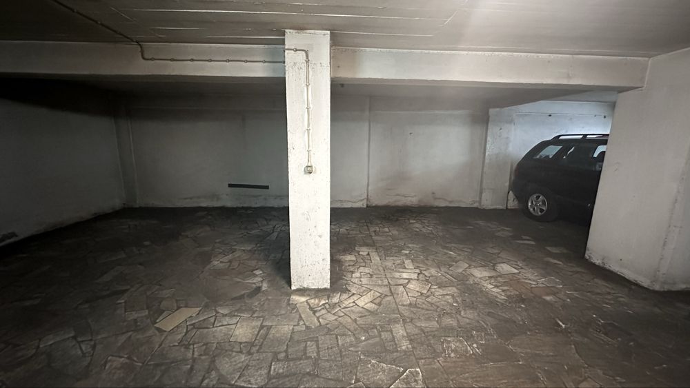 Garagem parqueamento