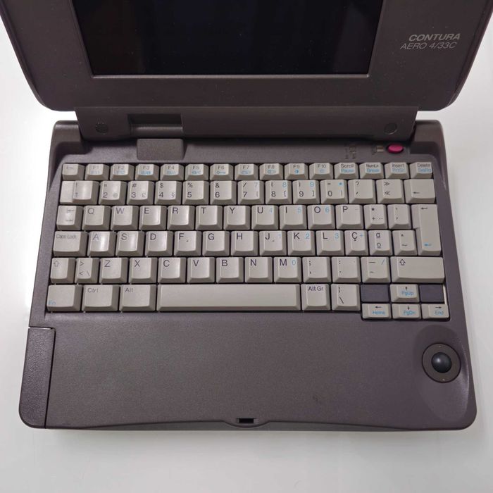 COMPAQ CONTURA AERO 4/33C + Drive de disquetes + Carregador + Bolsa de transporte (tudo original e a funcionar)
