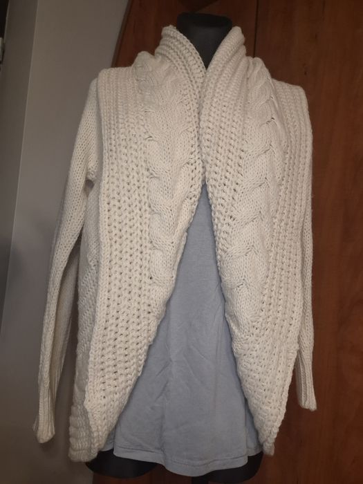 Sweter kardigan warkocz