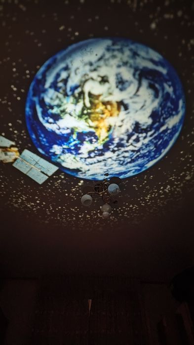 Нічник-проектор UFT зоряного неба Планетарій + 12 катриджів проекцій к