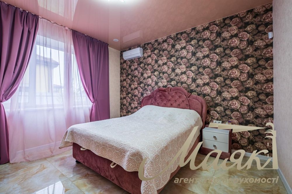 ПРОДАЖ сучасний одноповерховий будинок площею 182,7 м² у затишному селі Погреби, Броварського району Київської області, вул. Пасіченка.