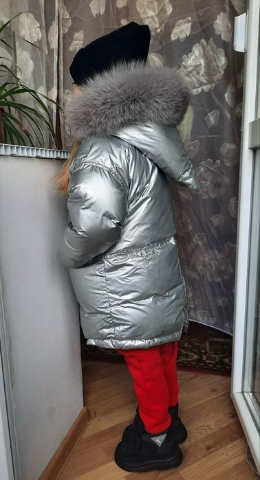 Пуховик на дівчинку