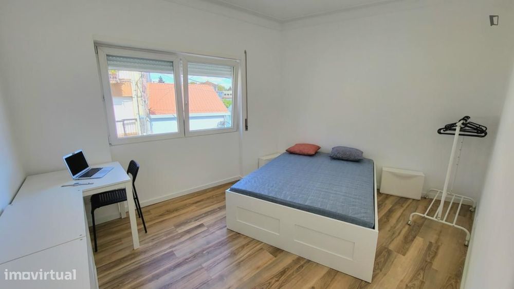 Quarto - localizado em Rio Tinto Porto