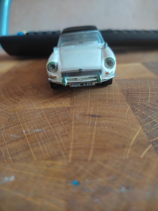 Автомобиль MGB Cabriolet.