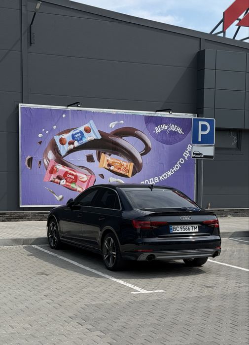Продам в гарному стані Audi A4B9 2017 USA Quattro