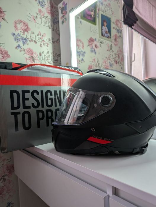 Мотошолом MT Thunder 4