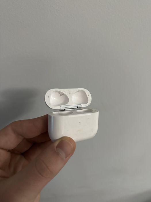 Продам кейс від навушників