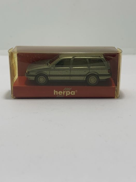 Volkswagen Passat Variant da Herpa escala 1/87