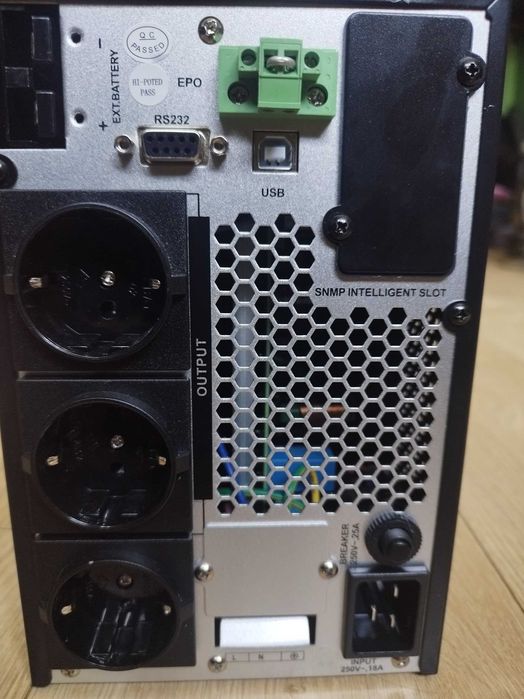 Инвертор и аккумулятор