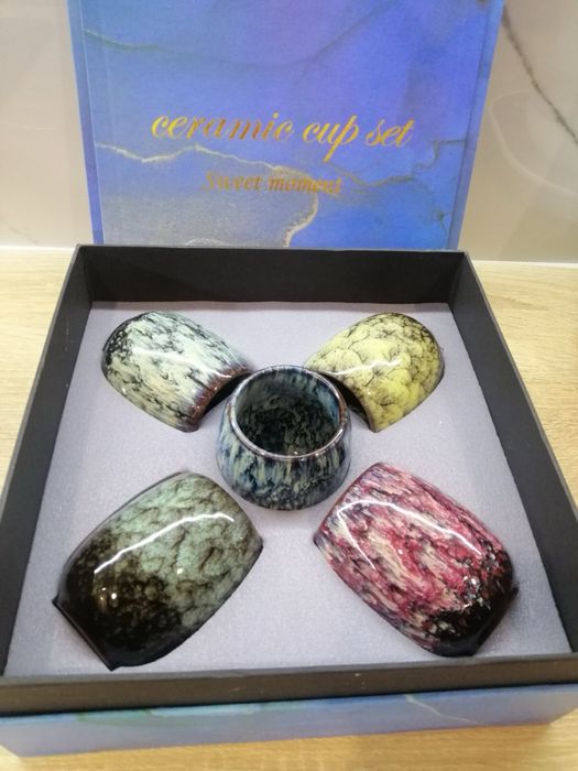 Чашки. Стакани. Чайний набір.