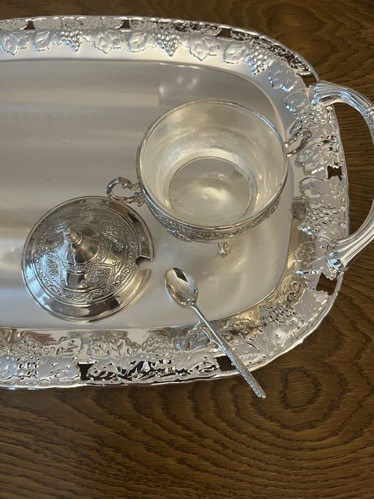 Posrebrzana cukiernica z łyżeczką