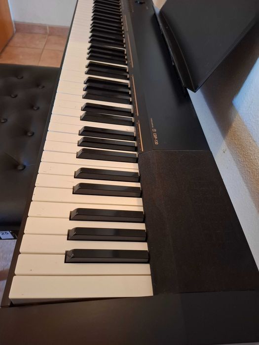 Piano Casio CDP130 + Banco (Como novo)