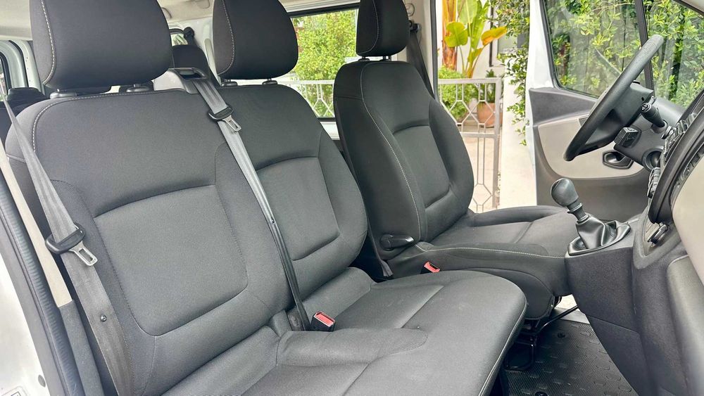 RENAULT TRAFIC 2018 H1L2 9 Lugares - Nacional