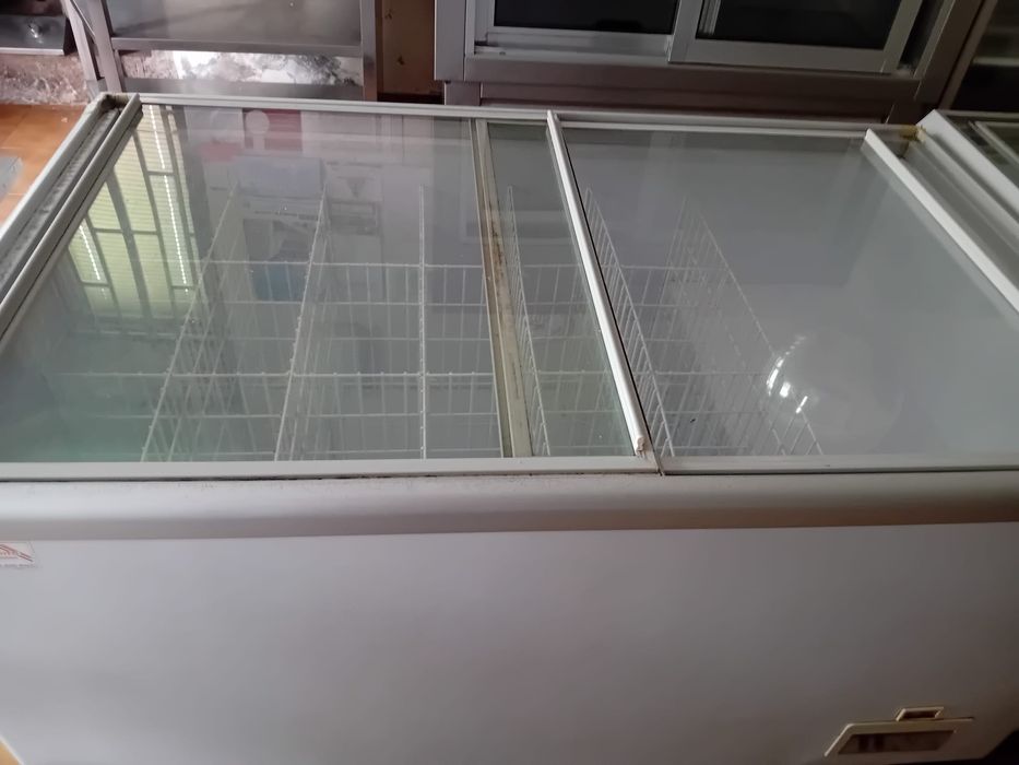 Diversas peças de minimercado