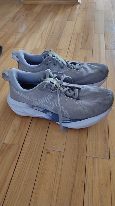 Buty biegowe Asics Novablast 5 damskie rozmiar 40.5