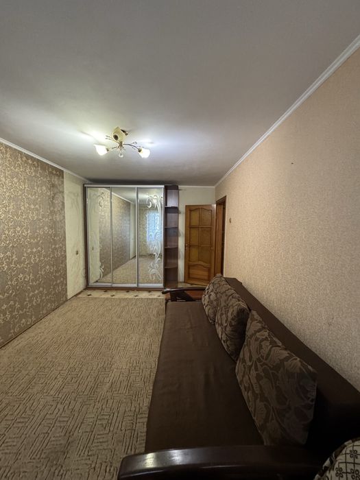 Здається 1 кімнатна на Кн. Острозьких з ремонтом можна на коротк.термі