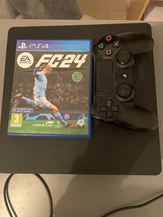 PS4 muito boa e com peças novas