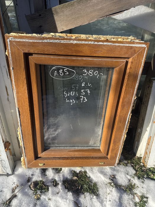 1x okno pcv lazienka 57x73 zloty dab rozwierno uchylne (kurier kraj)