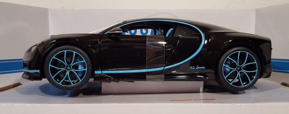 Miniature BUGATTI Chiron Zéro 400 Rouge et Noire BURAGO BUR11040ZW