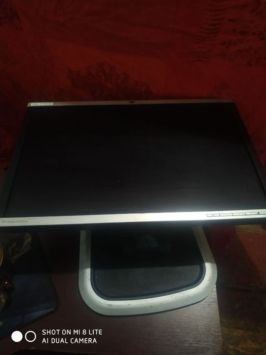 Монитор HP LA2205wg