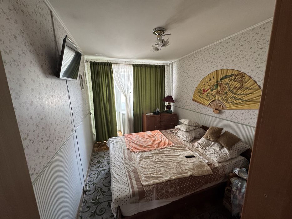 Трехкомнатная квартира на 40 лет в кирпичном доме. От хозяина