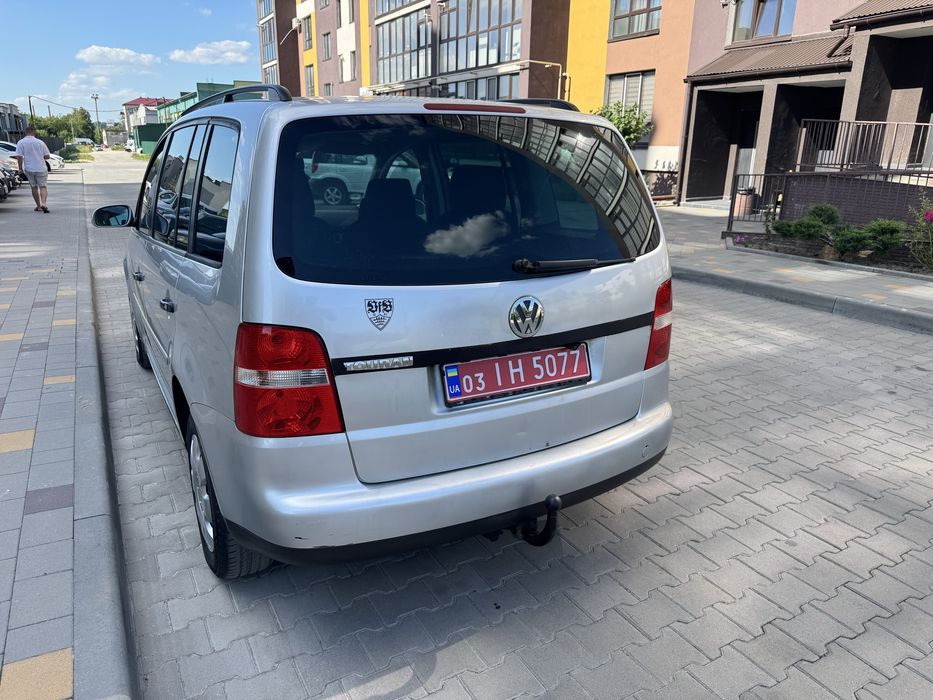 Volkswagen touran