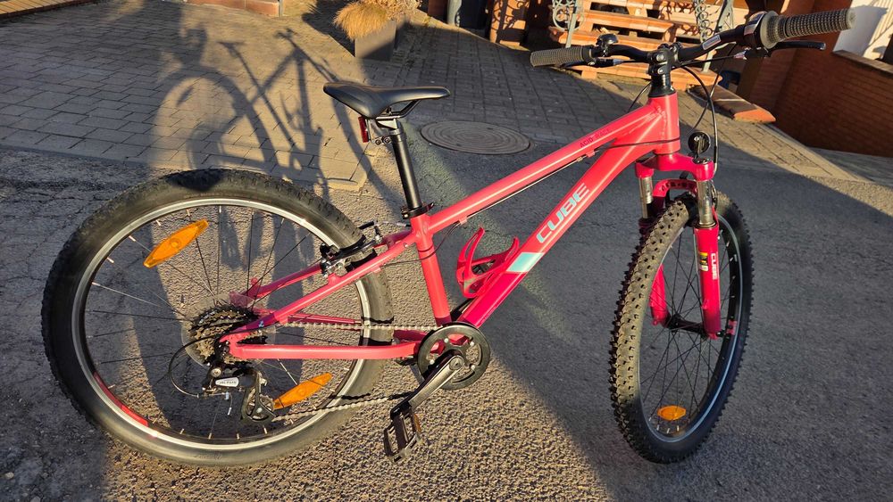 rower dziecięcy CUBE Acid Race 240 100% jak nowy amortyzator stopka różowy