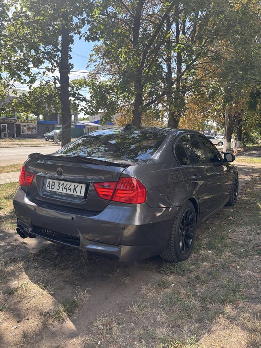 Продам BMW e90 2011