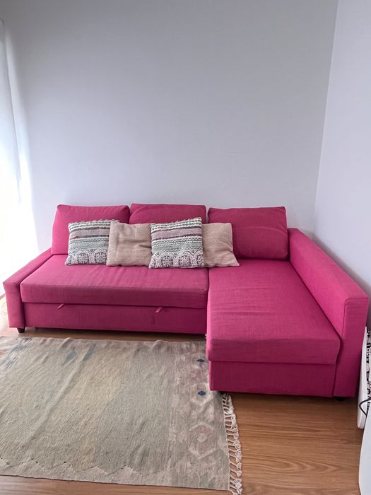 FRIHETEN ikea Sofá-cama de canto c/arrumação, cor-de-rosa. usado.