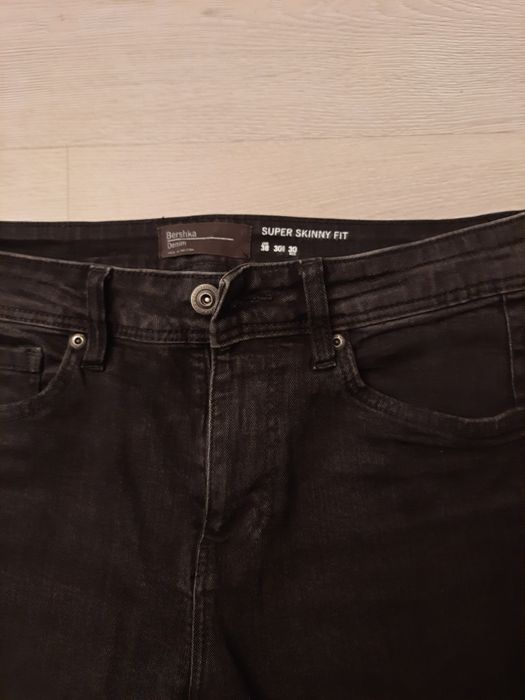 Spodnie męskie Bershka Skinny Fit r.30
