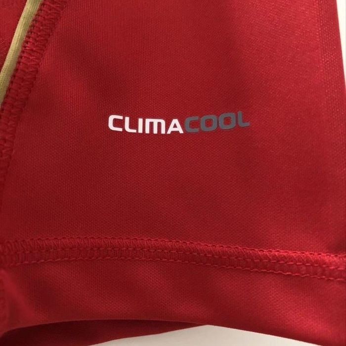 Футбольна ретро форма Ліверпуль сезону 10-11/ Футбольная ретро джерси