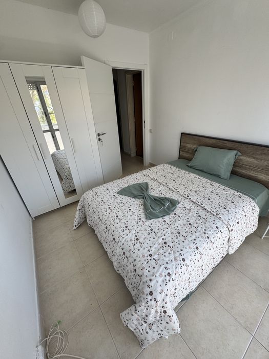 Aluga-se Quarto em Mira Sintra Solteiro ou Casal