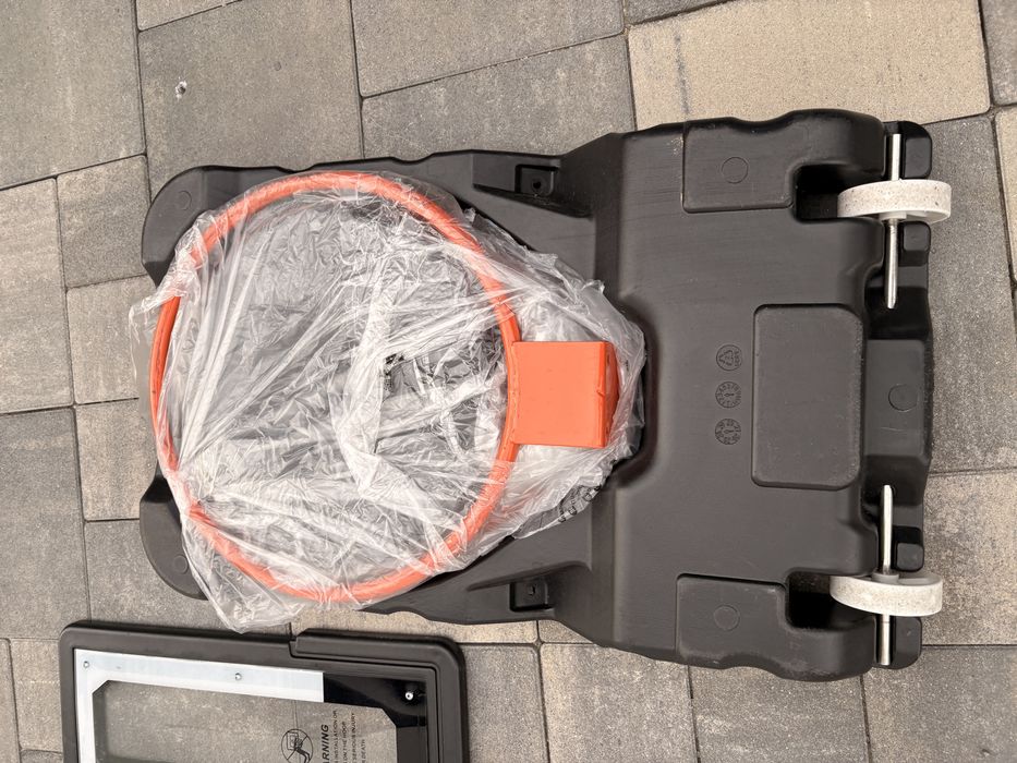 Mobilny kosz do koszykówki ze stojakiem i regulacją wysokości (LM018) – Zestaw