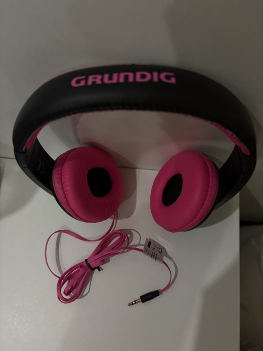 Auriculares “GRUNDIG”