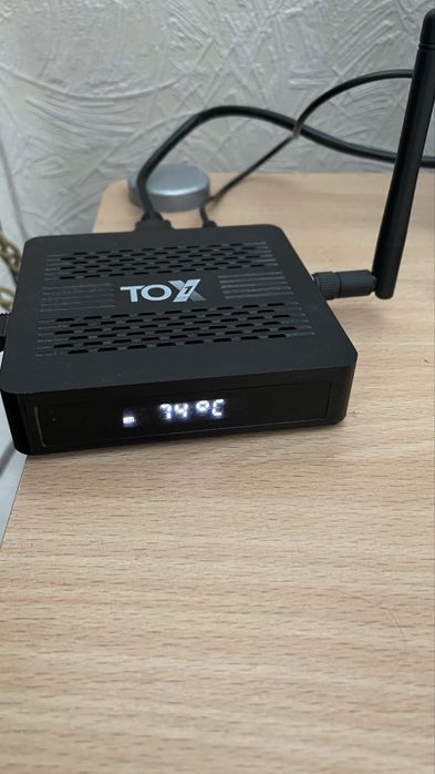 Android TV Box TOX1 4/32GB Медіаплеєр (Ідеальний стан, повний комплект)