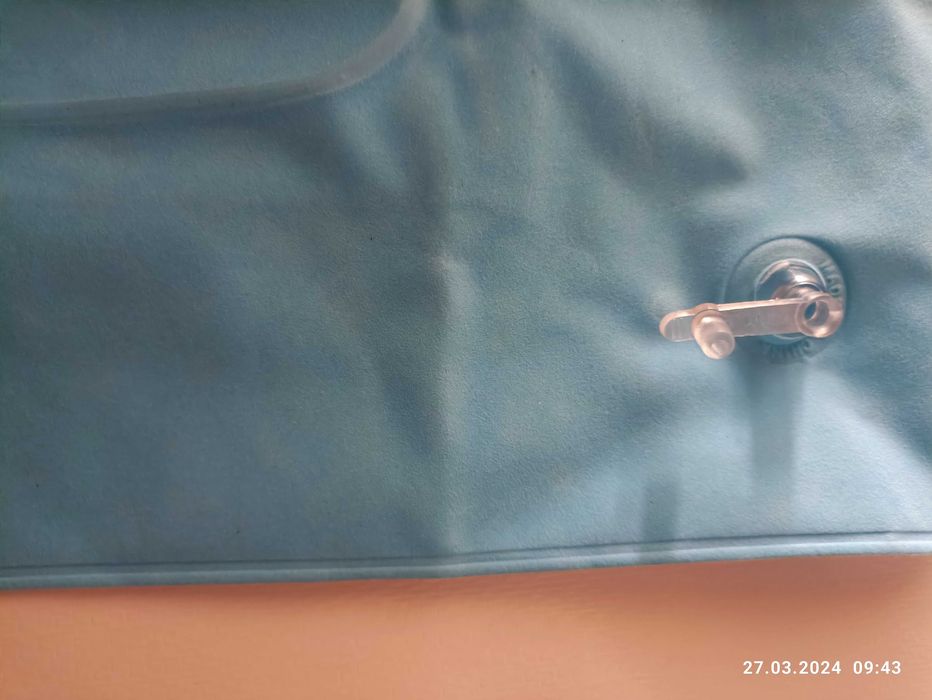 продам портативную подушку и зарядку на ноутбук