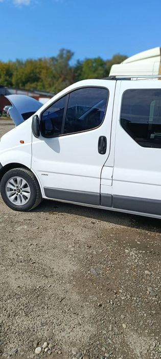 Мікроавтобус Opel Vivaro