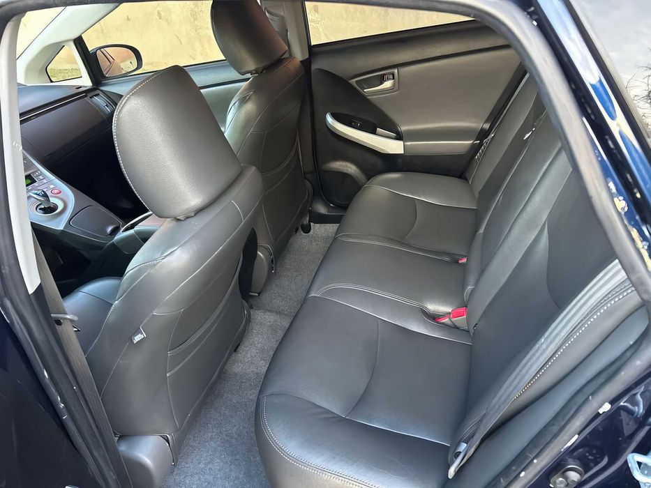 Toyota Prius      2015