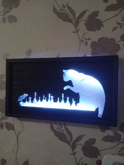 Картина "Кіт, Миша і Шахи" з дерева і підсвіткою на пульту