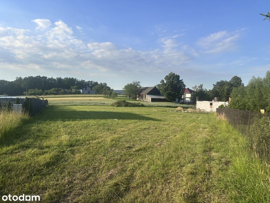 Działka budowlana 1700 m² las, w niedalekiej odległości od jeziora