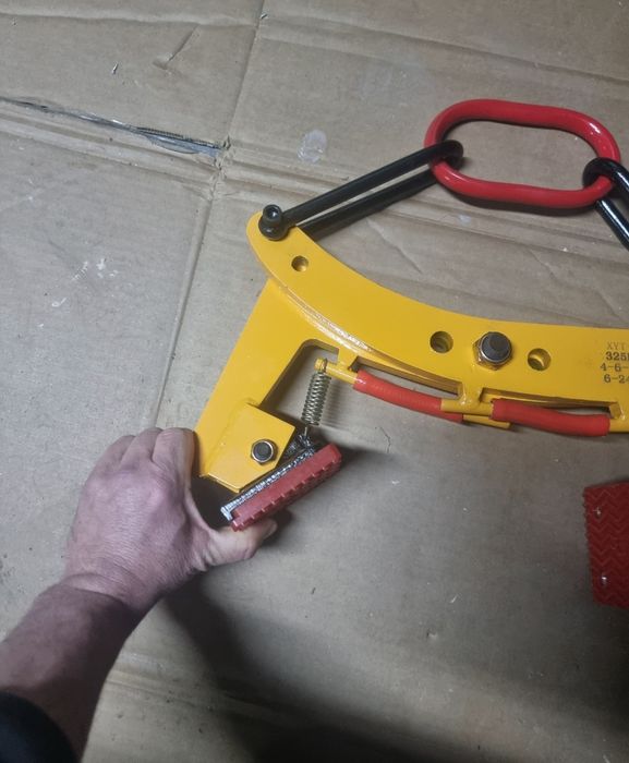 Garra de transporte / elevação de materias (pedra, cimento, madeira)