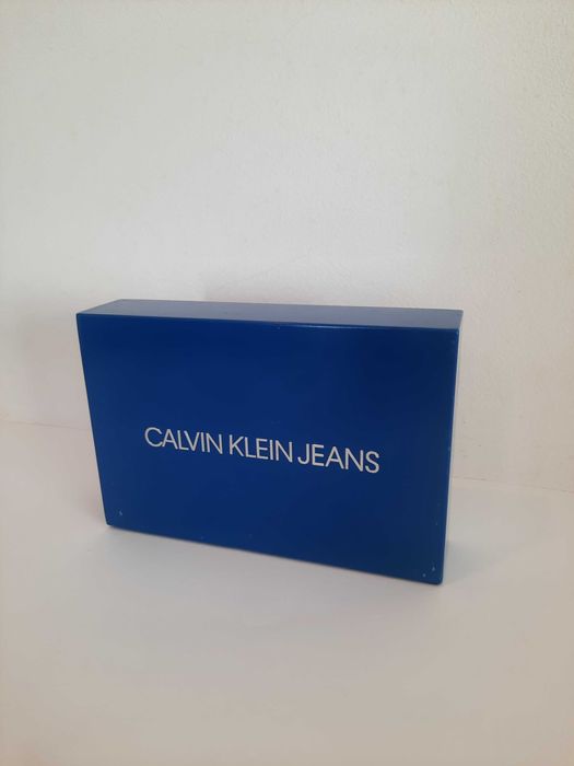 Reclame Publicitário Calvin Klein