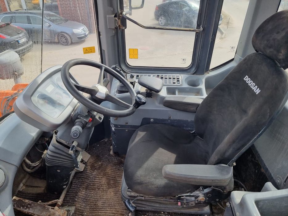 Продам фронтальный погрузчик Doosan DL 200 , 2010 г