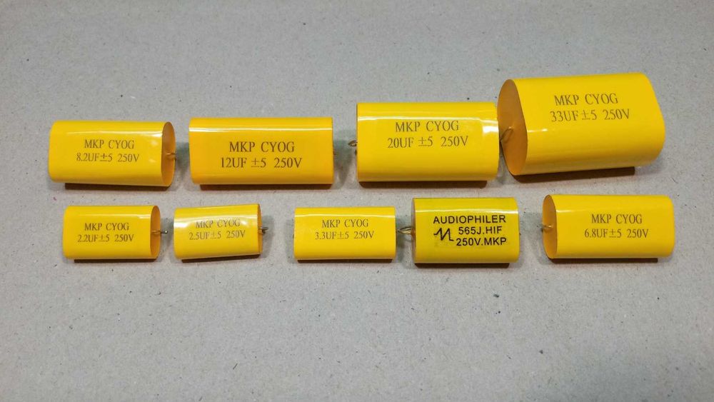 Конденсатор поліпропіленовий аксіальний 2,2-33 мкФ/250 В.