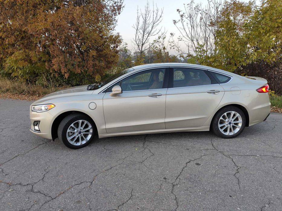 Ford Fusion Energy PlugIn Hybrid Titanium