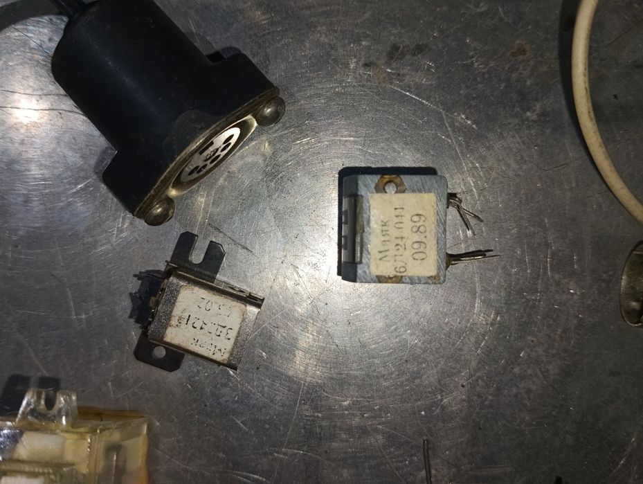 Продам радіодеталі