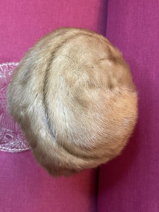 Женская норковая шапка