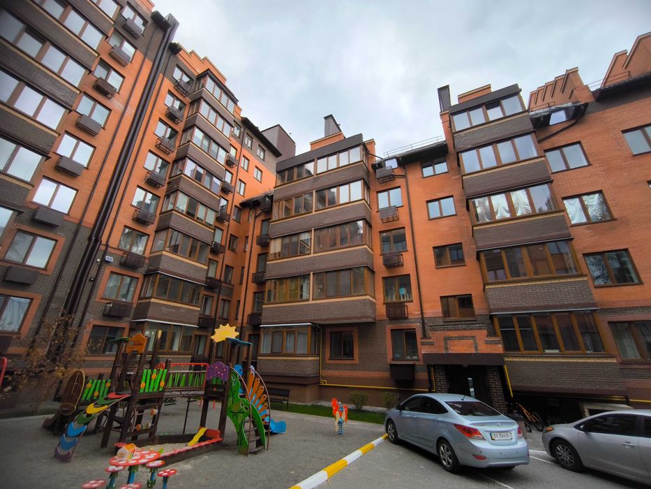 Ніхто не жив!  2к з новим ремонтом Центральний Парк Парк Незнайки. Газ