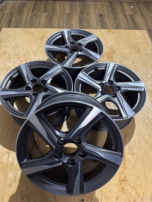 R16_Легкосплавні диски Volvo R-design V40, V50, V60