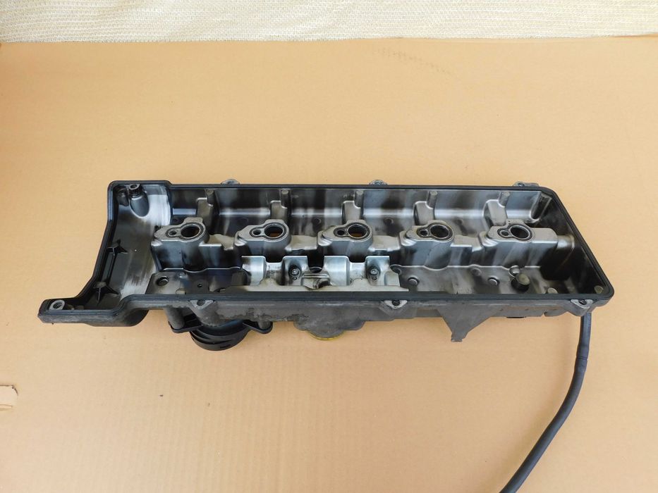 Pokrywa rozrządu zaworów Mercedes 2.7 CDI Sprinter ML SWAP OEM